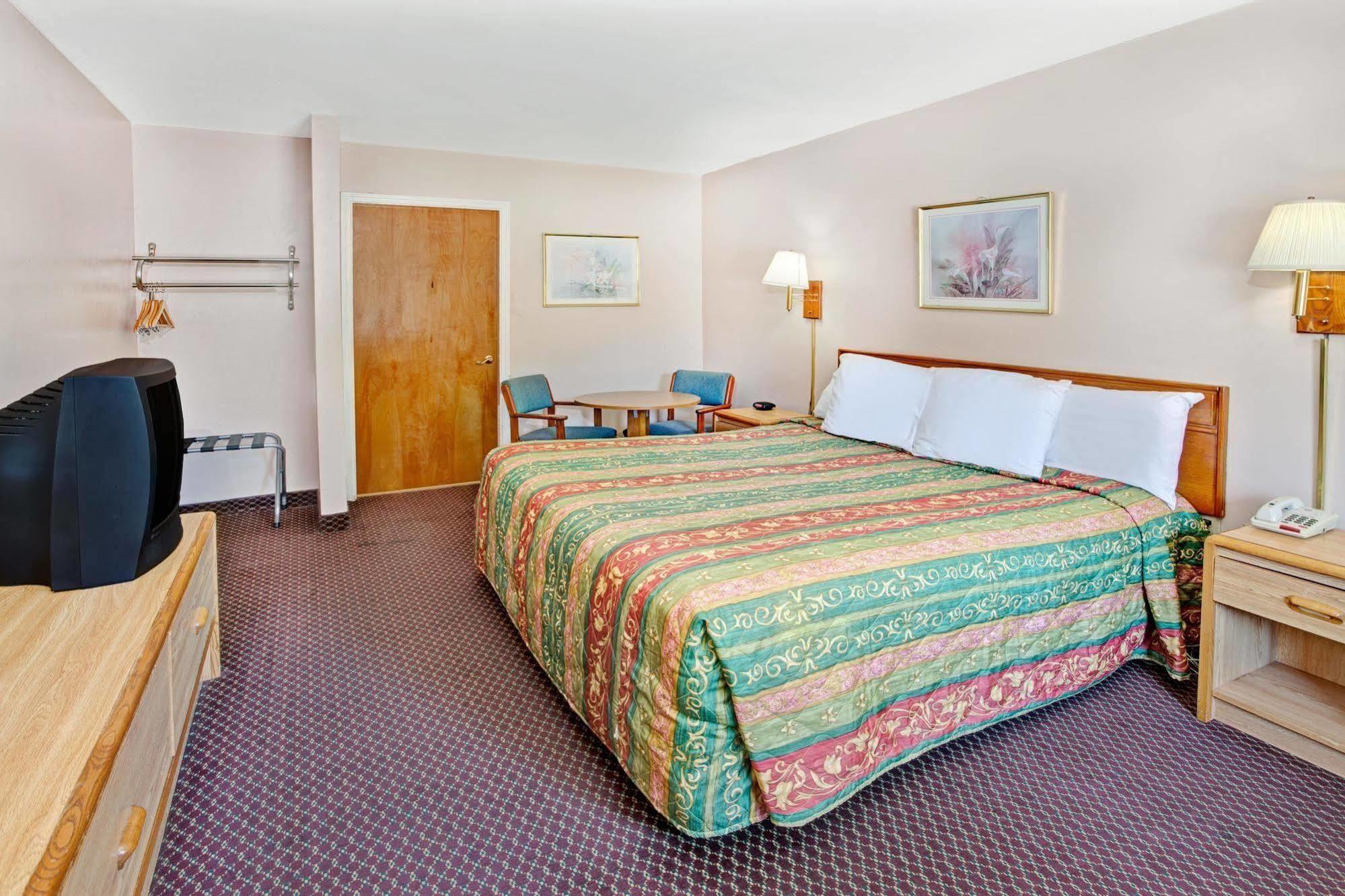 Super 8 By Wyndham Marietta/West/Atl Area Ξενοδοχείο Εξωτερικό φωτογραφία